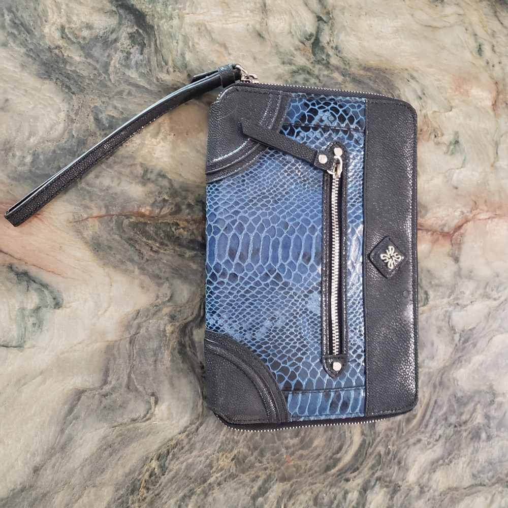 Simply Vera Wang Wristlet
